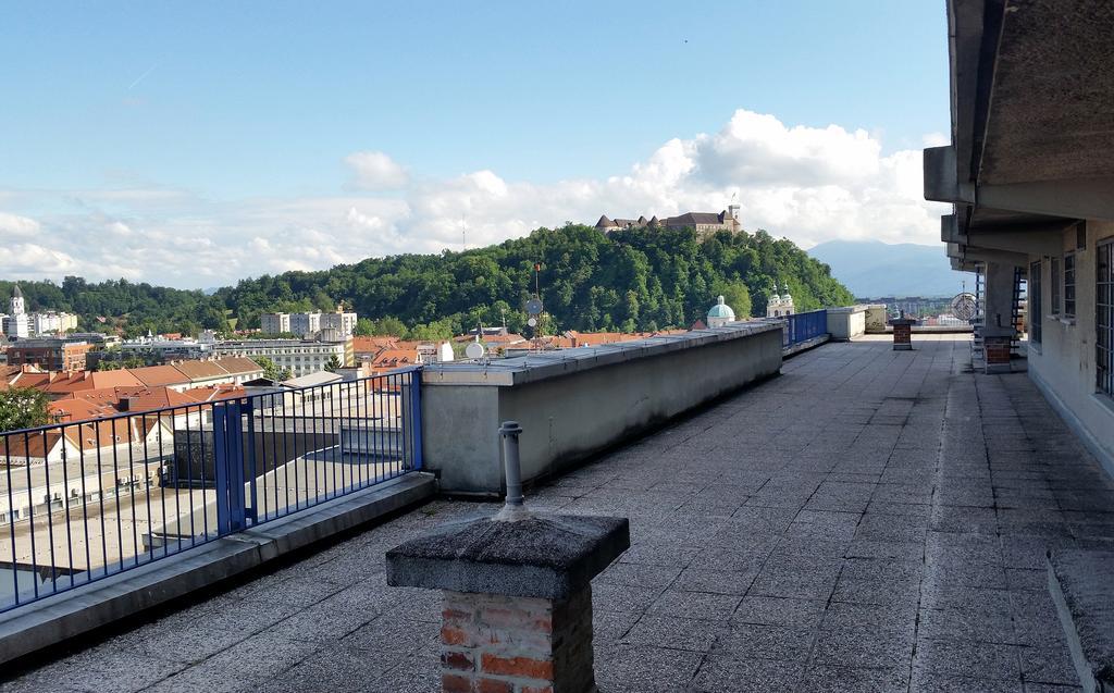 Charming Terrace Apartments Ana And Maria Tour As Lubiana Esterno foto